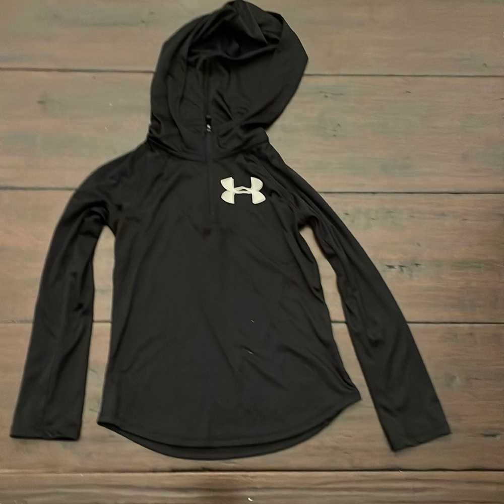Under Armour, loose heat gear, hooded shirt, logo black YXS